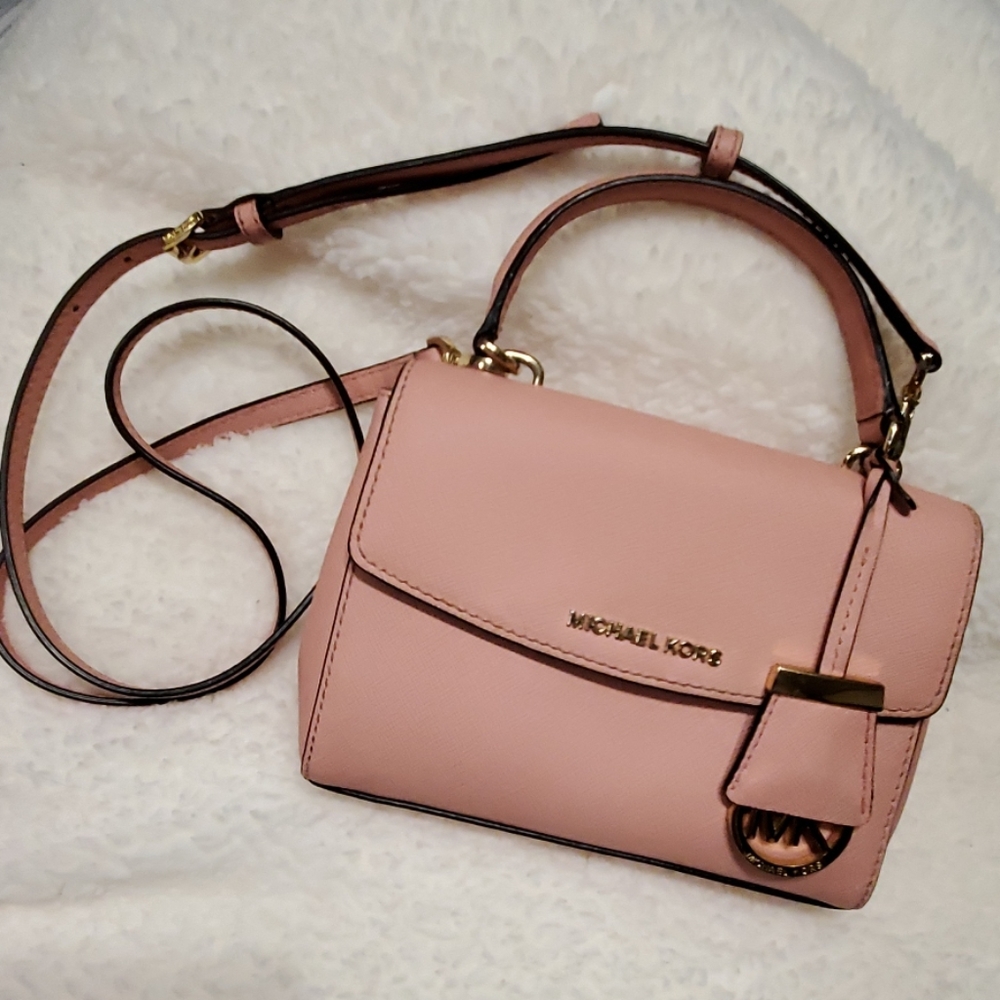 Michael kors crossbody
